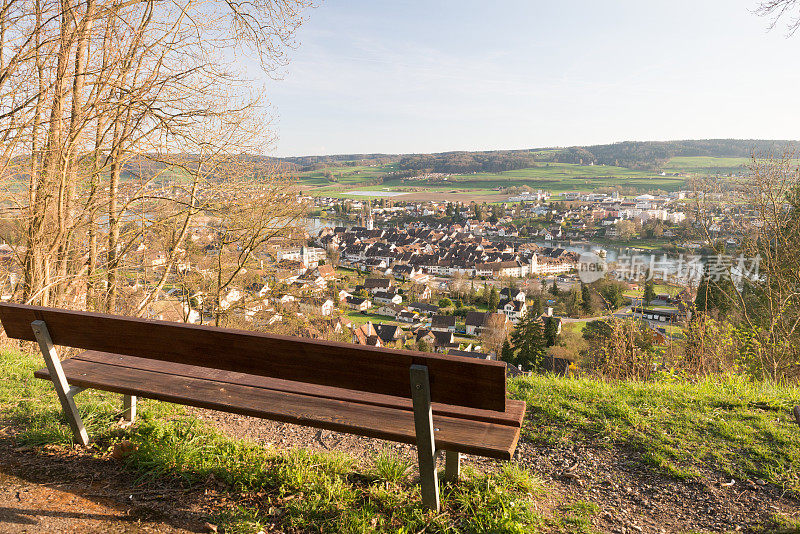 Stein am Rhein (CH)与Hohenklingen城堡的长凳